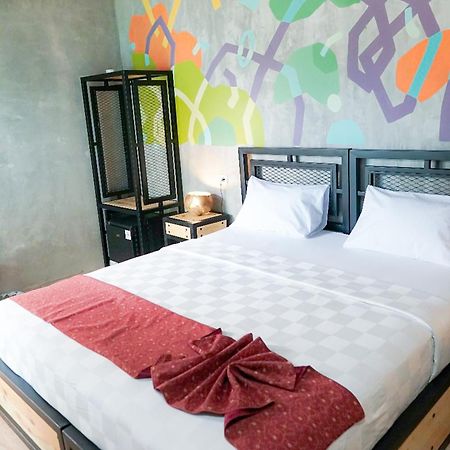Hotel New Puri Garden Bandara Семаранг Екстериор снимка