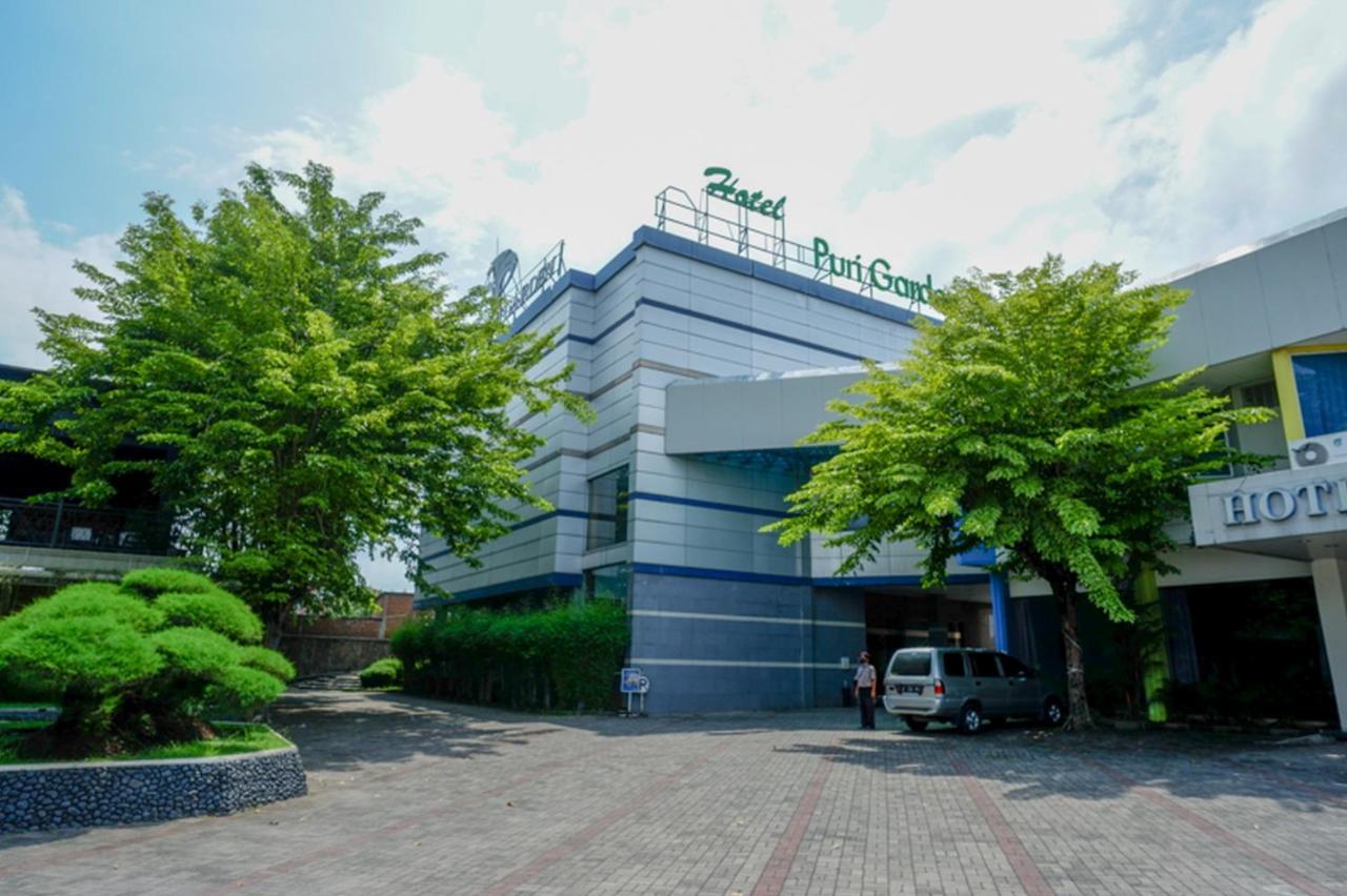 Hotel New Puri Garden Bandara Семаранг Екстериор снимка