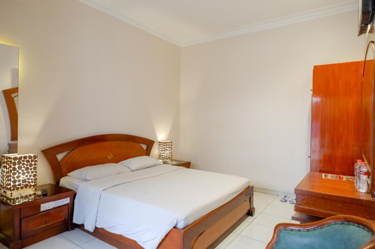 Hotel New Puri Garden Bandara Семаранг Екстериор снимка