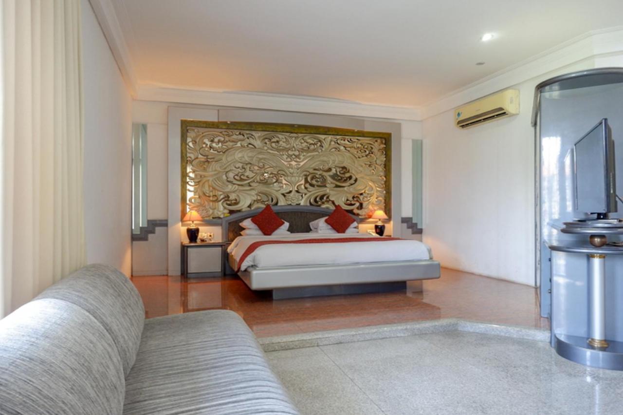Hotel New Puri Garden Bandara Семаранг Екстериор снимка