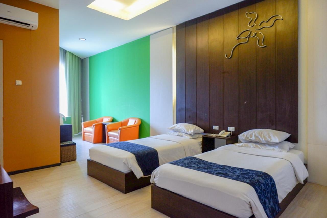 Hotel New Puri Garden Bandara Семаранг Екстериор снимка