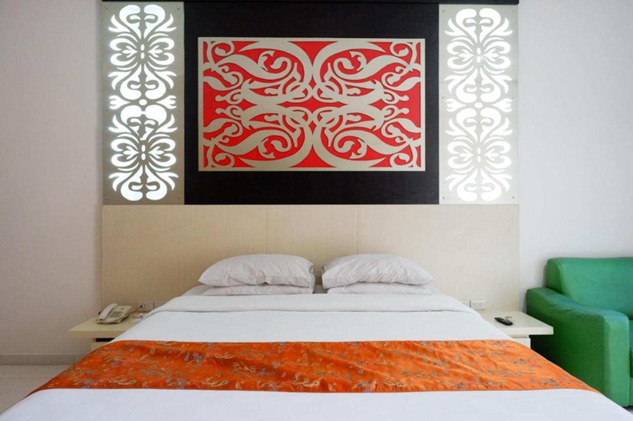 Hotel New Puri Garden Bandara Семаранг Екстериор снимка
