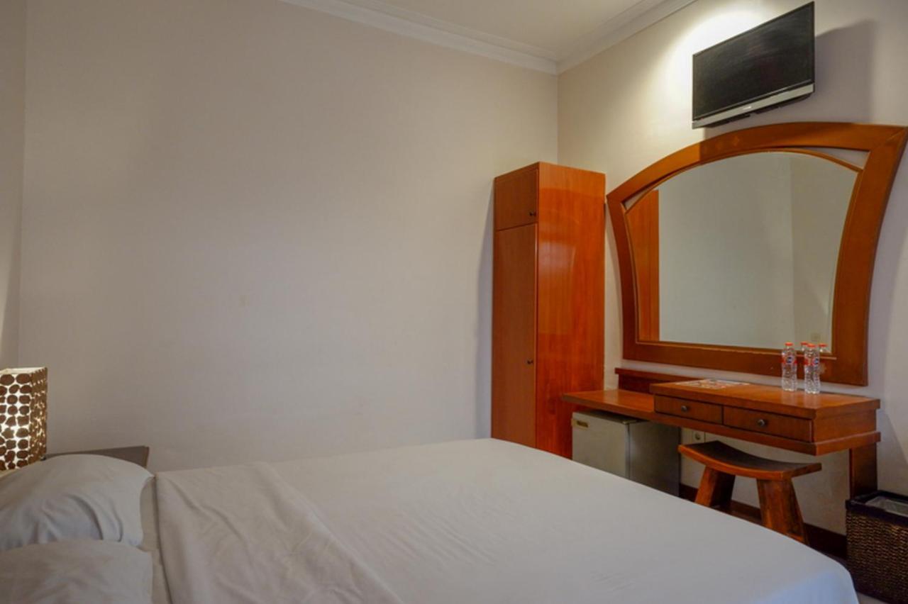 Hotel New Puri Garden Bandara Семаранг Екстериор снимка