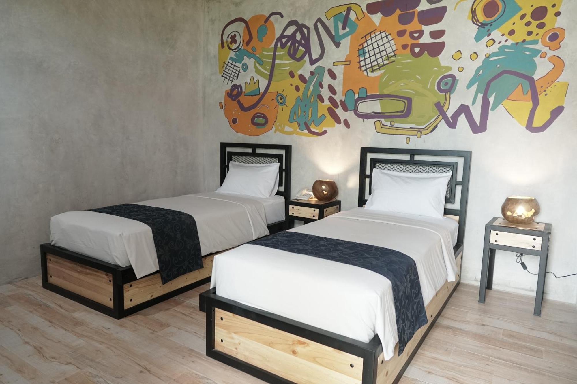 Hotel New Puri Garden Bandara Семаранг Екстериор снимка